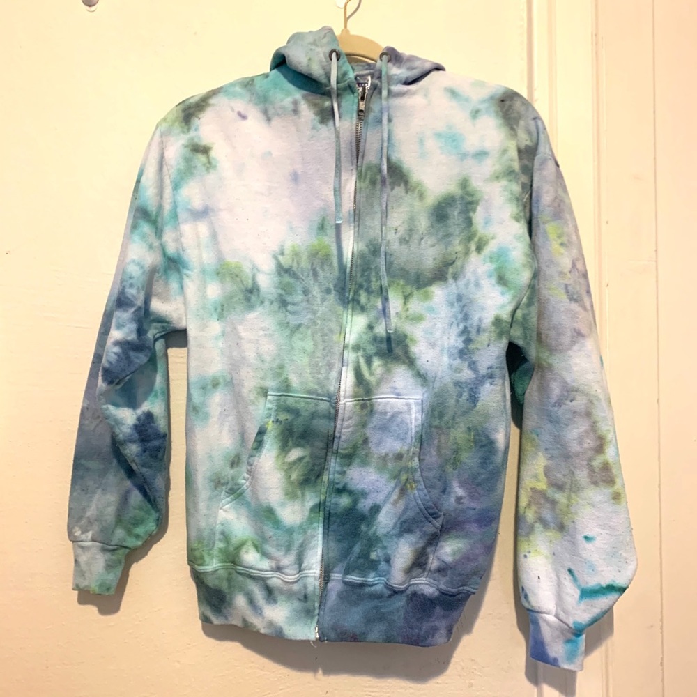 Women’s medium tie dyed hoodie